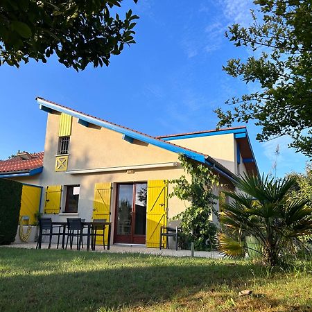 Jolie Maison De Vacances Avec Terrasse Et Jardin Сен-Жулиен-ан-Борн Екстериор снимка